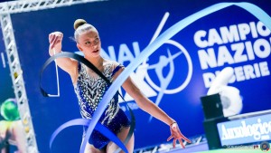 final6 t1 milanese forza e coraggio rondelli alessandra   nastro sfe09754a copia simone ferraro ph copia